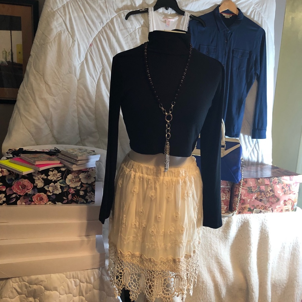 HEARTSOUL LACE MINI  & 2 CROP TOPS - Picture 1 of 8